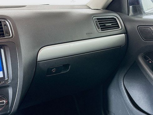 Used 2013 Volkswagen Jetta SE image 21