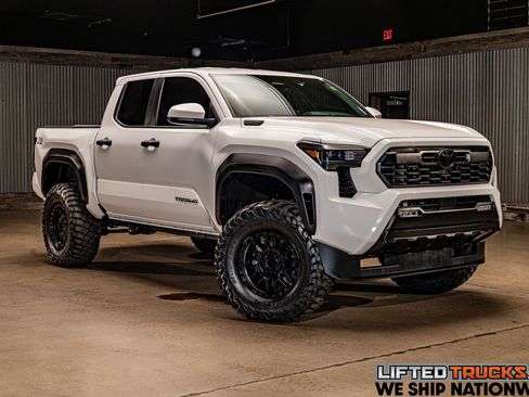 Used 2026 Toyota Tacoma TRD Off-Road AWD/4WD image 1
