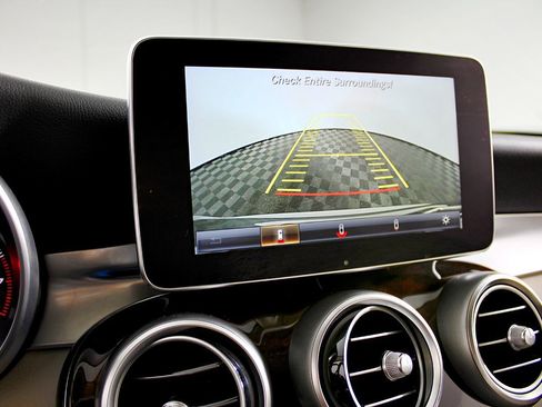 Used 2017 Mercedes-Benz GLC 300 4MATIC image 36