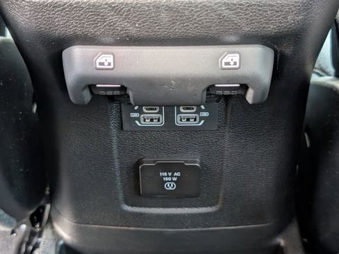 Used 2025 Jeep Wrangler Unlimited Sahara AWD/4WD image 27