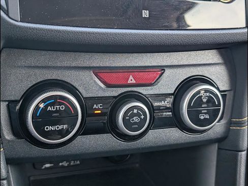 Used 2022 Subaru Crosstrek 2.5i Sport w/ Moonroof Package image 16