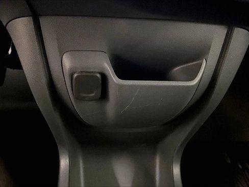 Used 2018 Chevrolet Bolt Premier w/ Driver Confidence II Package image 31