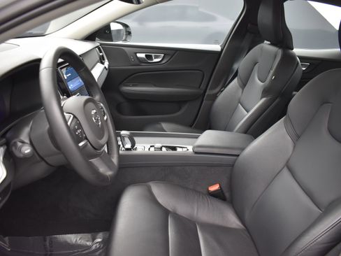 Used 2024 Volvo S60 B5 Core image 10