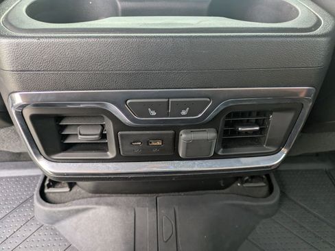 Used 2019 Chevrolet Silverado 1500 High Country w/ Technology Package AWD/4WD image 15