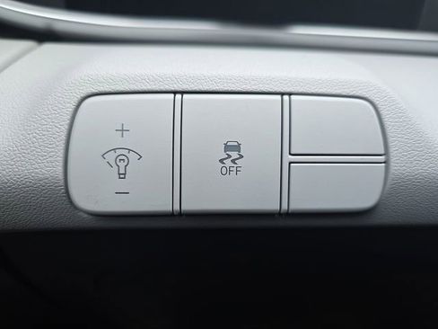 New 2026 Hyundai Elantra Limited FWD image 35