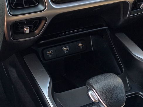 Used 2023 Kia Sorento LX image 33