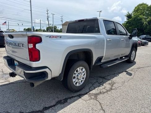 Used 2022 Chevrolet Silverado 2500 LT w/ Convenience Package AWD/4WD image 4