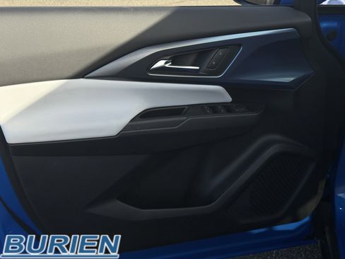 New 2026 Chevrolet Equinox EV LT image 9