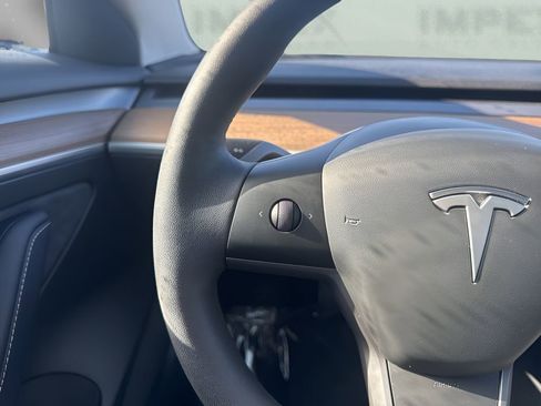 Used 2023 Tesla Model 3 Standard Range image 14