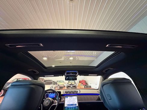 Used 2021 Mercedes-Benz S 580 4MATIC Sedan image 32