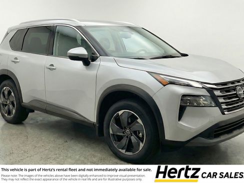 Used 2025 Nissan Rogue SV image 1