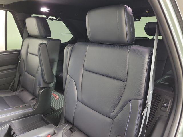 Used 2025 Toyota Sequoia Platinum AWD/4WD image 13