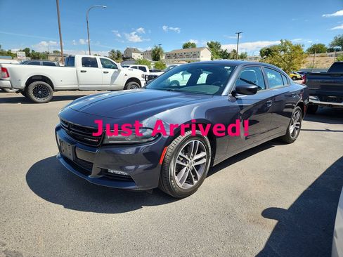 Used 2019 Dodge Charger SXT AWD/4WD image 3