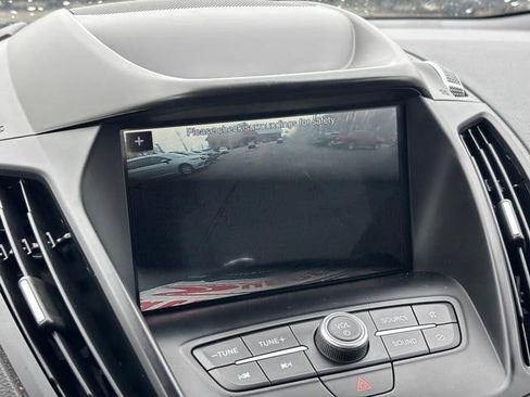 Used 2019 Ford Escape SE image 24