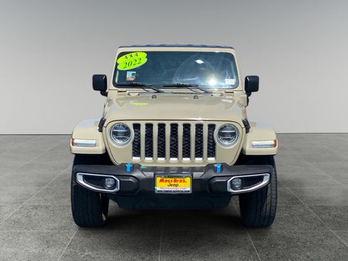 Used 2022 Jeep Wrangler Unlimited Sahara w/ Cold Weather Group AWD/4WD image 8