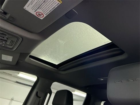 Used 2022 GMC Sierra 2500 Denali w/ Denali Ultimate Package image 71