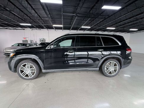 Used 2025 Mercedes-Benz GLS 450 4MATIC image 3