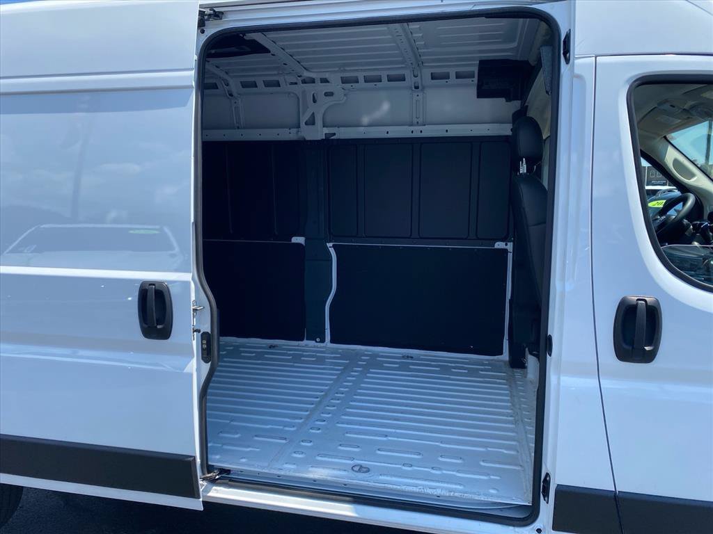 Used 2026 RAM ProMaster 2500 w/ Convenience Group FWD image 20