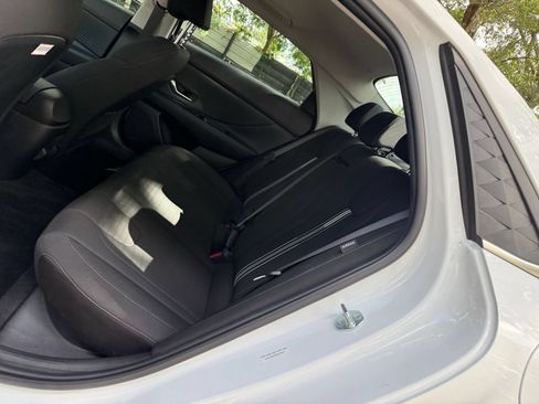 Used 2025 Hyundai Elantra SEL FWD image 36