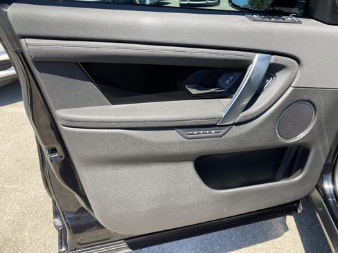Used 2020 Land Rover Discovery Sport AWD/4WD image 18