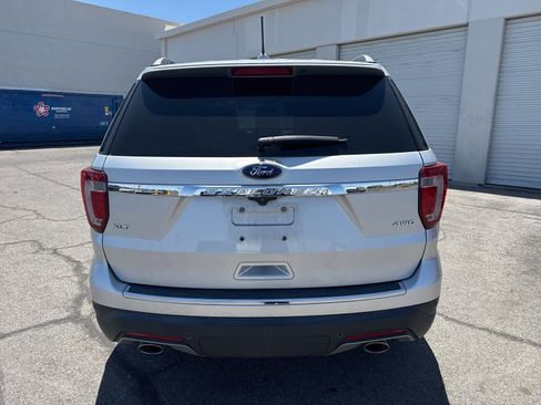 Used 2018 Ford Explorer XLT w/ Equipment Group 202A AWD/4WD image 6