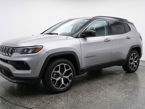 Used 2025 Jeep Compass Limited image 3