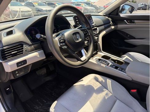Used 2018 Honda Accord Hybrid image 6