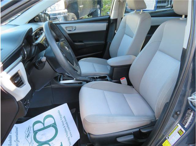 Used 2015 Toyota Corolla LE FWD image 3