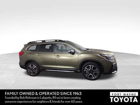 Used 2023 Subaru Ascent Touring AWD/4WD image 5