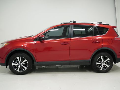 Used 2017 Toyota RAV4 XLE w/ Plus Special Value Package FWD image 7