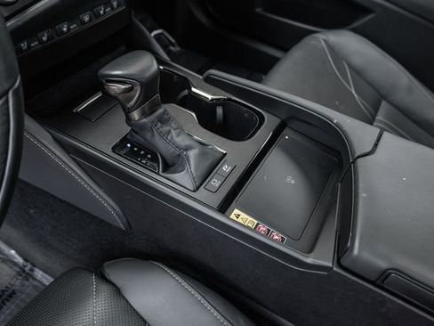 Used 2024 Lexus ES 300h w/ Luxury Package image 10