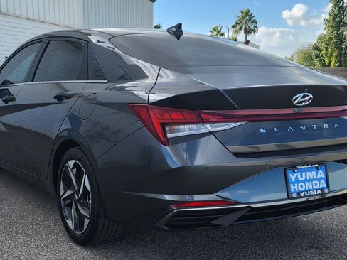 Used 2021 Hyundai Elantra Limited image 8