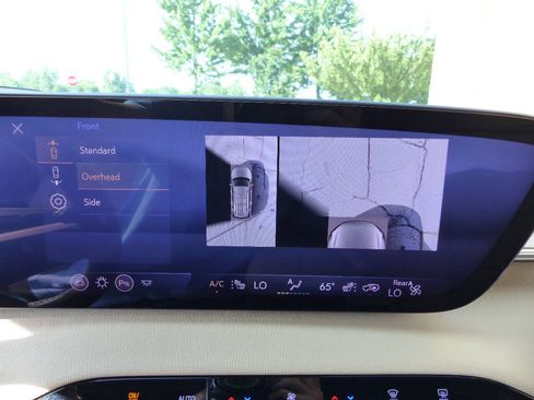 Used 2025 Buick Enclave Preferred FWD image 33