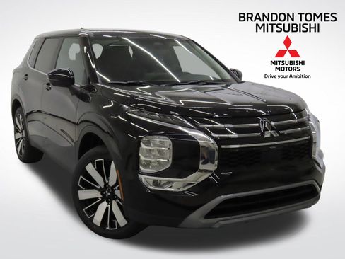New 2025 Mitsubishi Outlander SE image 1