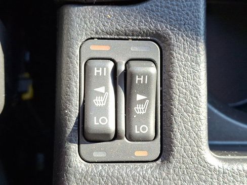 Used 2016 Subaru Crosstrek 2.0i Limited image 24