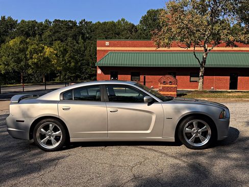 Used 2012 Dodge Charger R/T RWD image 4