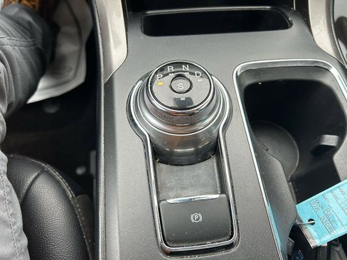 Used 2019 Ford Fusion SEL image 26