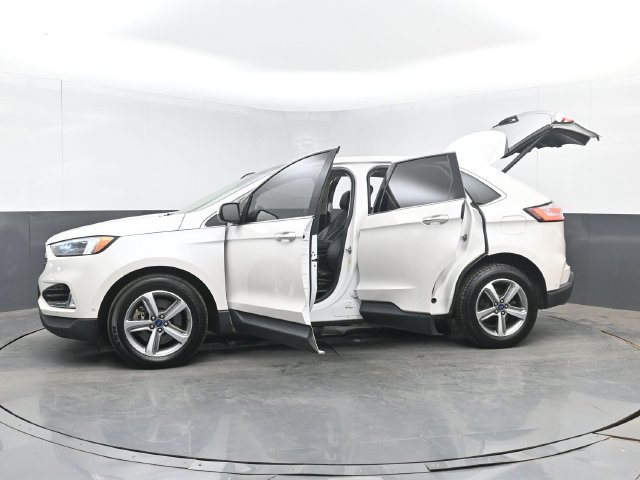 Used 2019 Ford Edge Titanium w/ Equipment Group 301A AWD/4WD image 53
