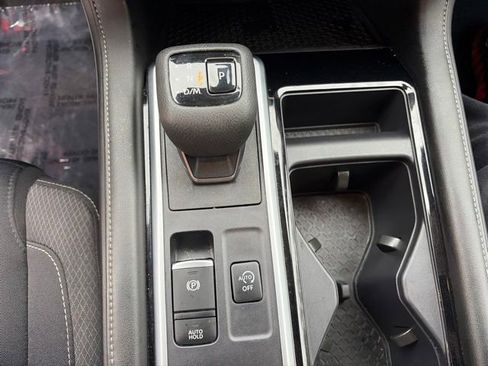 Used 2024 Nissan Pathfinder SV AWD/4WD image 17