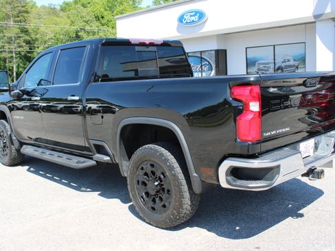 Used 2022 Chevrolet Silverado 2500 LTZ w/ LTZ Plus Package AWD/4WD image 8