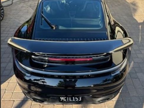 Used 2022 Porsche 911 Carrera image 2