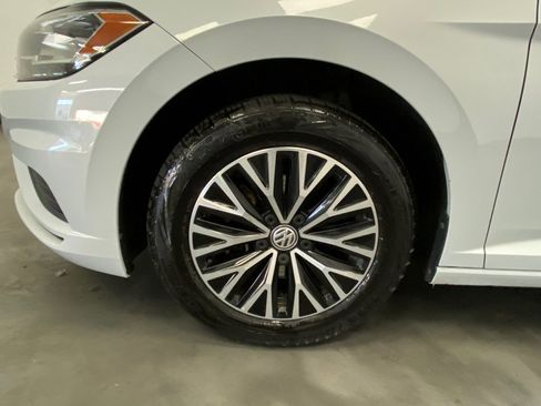 Used 2019 Volkswagen Jetta SE image 19
