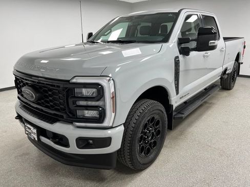 Used 2025 Ford F350 Lariat w/ Black Appearance Package AWD/4WD image 5