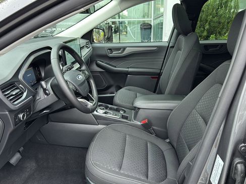 New 2025 Ford Escape Active w/ Tech Pack #1 image 8