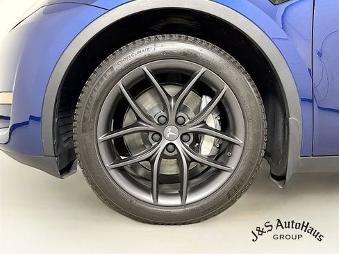 Used 2023 Tesla Model Y Long Range image 36