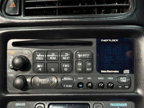 Used 2001 Chevrolet Corvette Convertible w/ Preferred Equipment Group2 image 30