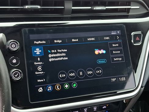 Used 2022 Chevrolet Bolt EUV Premier image 17