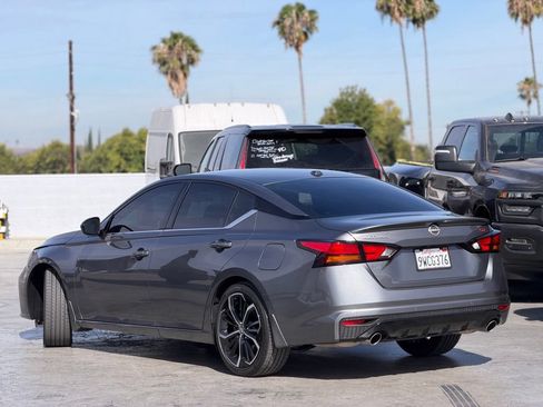 Used 2025 Nissan Altima 2.5 SR w/ SR Premium Package FWD image 2