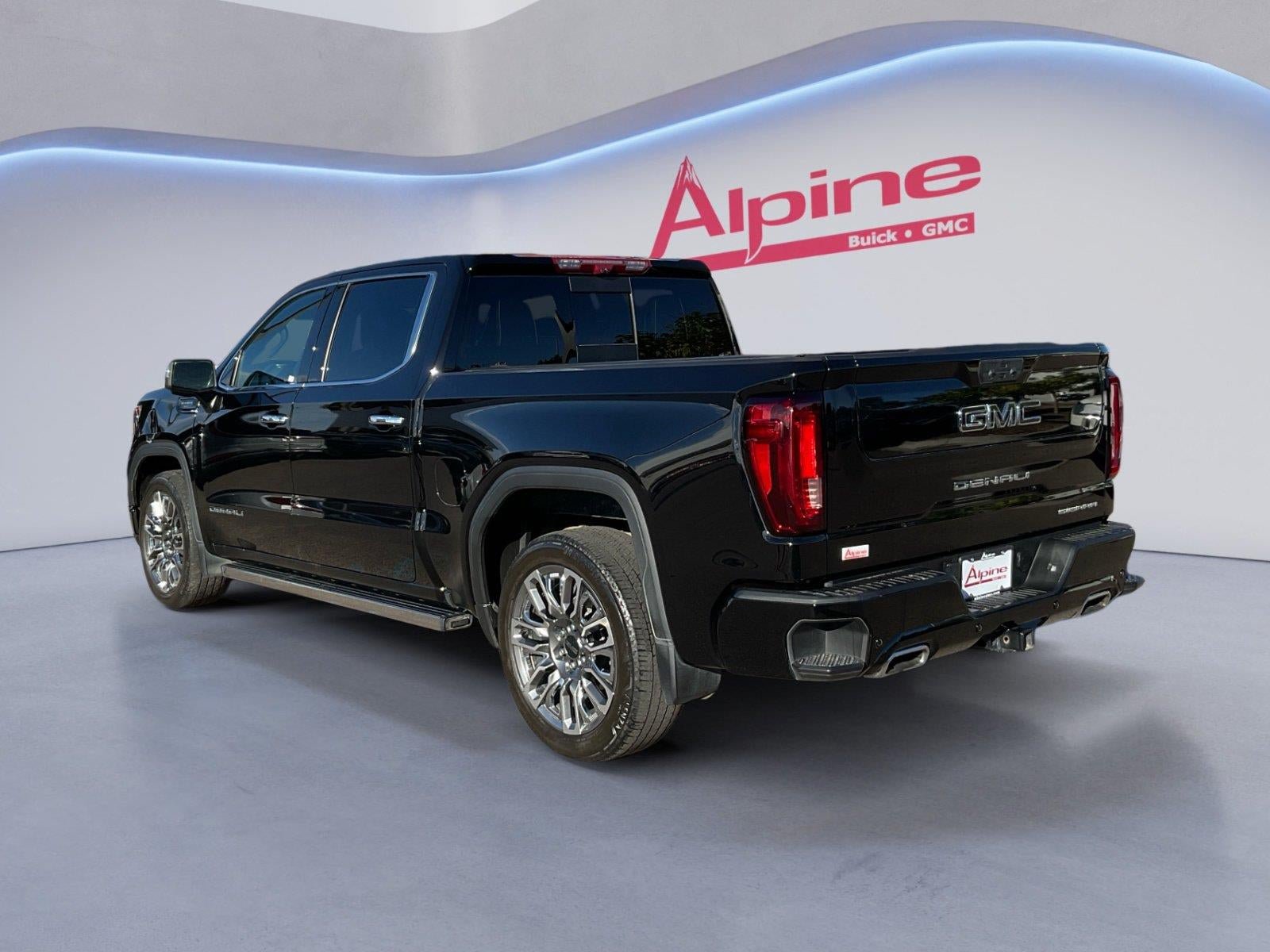 Used 2024 GMC Sierra 1500 Denali Ultimate AWD/4WD image 3