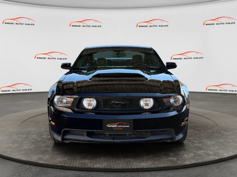 Used 2010 Ford Mustang GT image 3